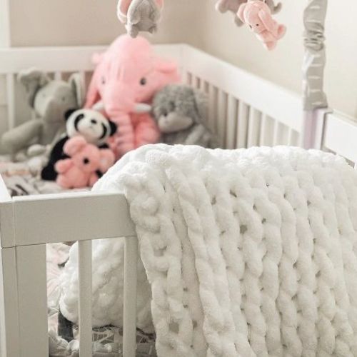 Chunky warm soft baby blanket